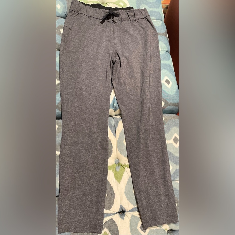 Lululemon heather grey joggers.